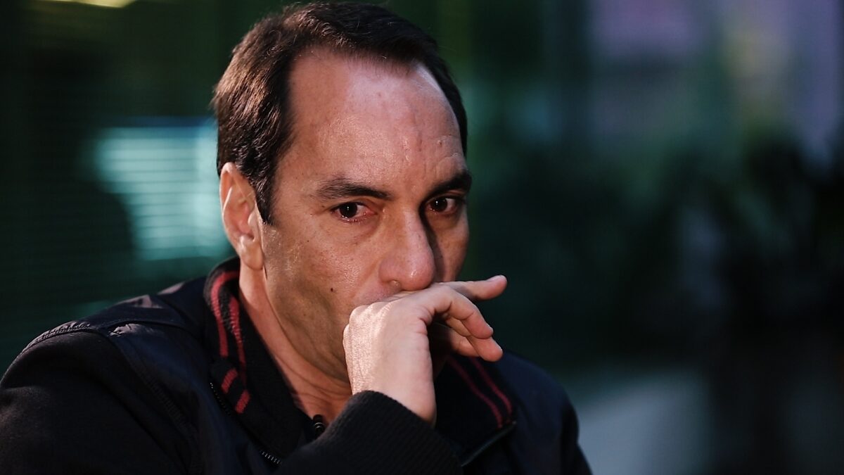 Edmundo pede a cabeça de Paulo Bracks após derrota do Vasco