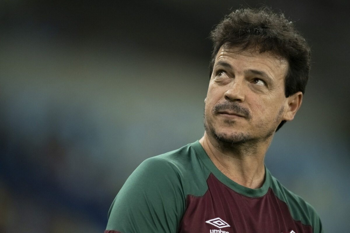 Fernando Diniz é eleito como 5º melhor técnico de clubes do mundo