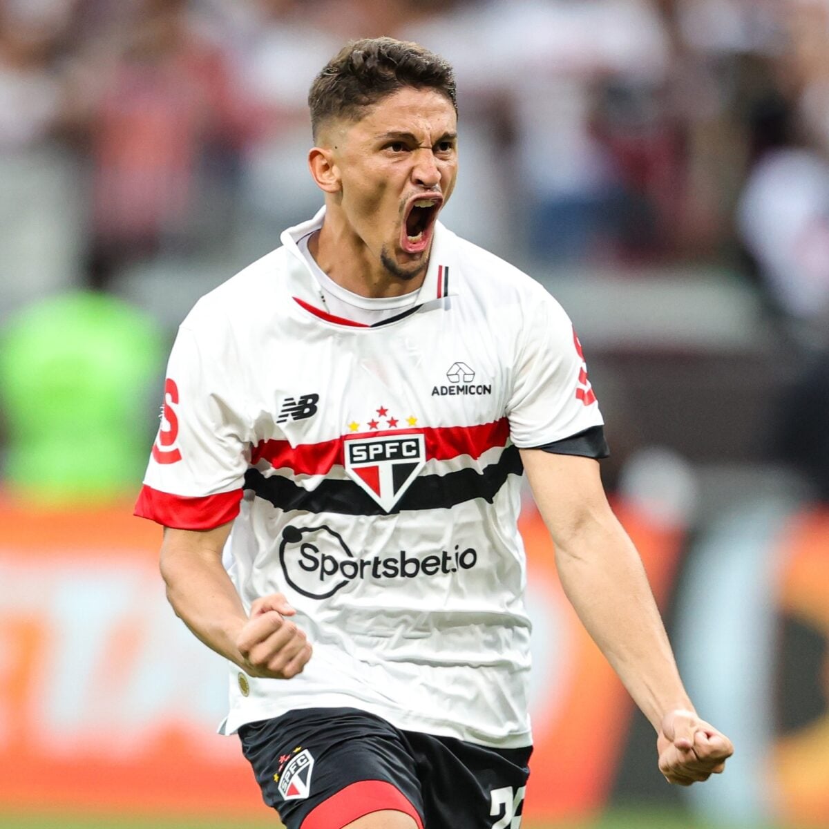 O São Paulo teve duas casas de aposta em sua camisa na final da Supercopa Rei