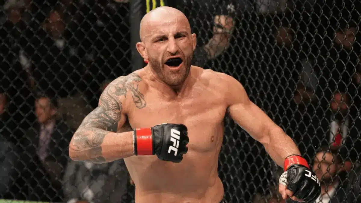 Alexander VOlkanovsli Ilian TOpuria UFC 298