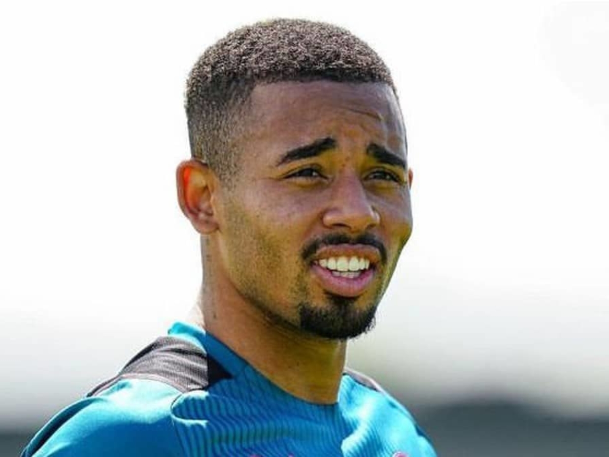 Gabriel Jesus quer voltar ao Palmeiras em boa forma para conquistar títulos importantes, como a Libertadores. Endrick