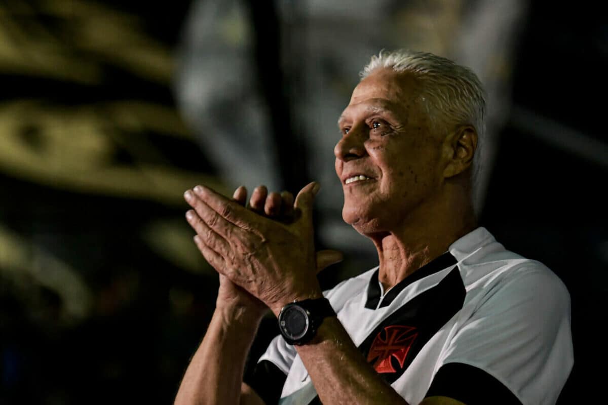 Dia do vascaíno? Projeto de lei propõe data comemorativa em homenagem a Roberto Dinamite. Entenda!