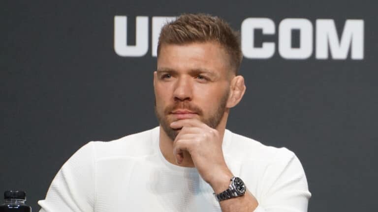 Campeão Dricus Du Plessis consulta fãs sobre desafiante: Israel Adesanya lidera enquete, mas Sean Strickland exige revanche.
