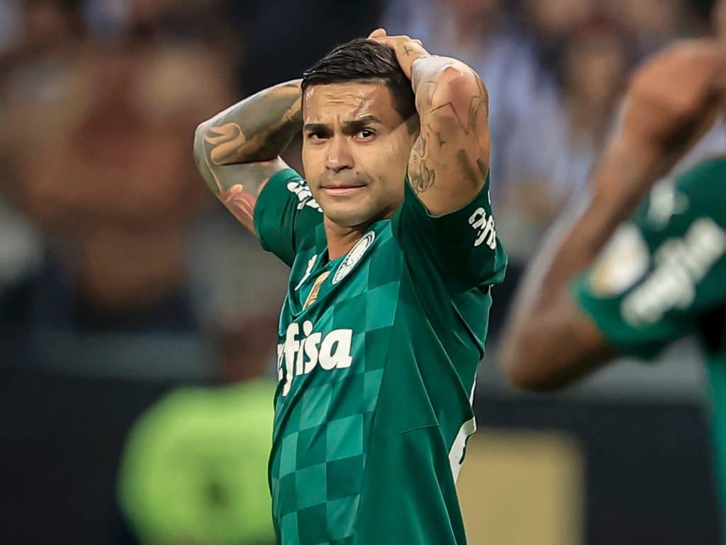 Dudu, jogador do Palmeiras, enfrenta processo de partilha de bens com ex-esposa e denuncia golpe milionário!