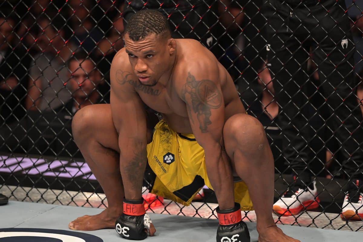 Malhadinho é derrotado no UFC 299, mas equipe destaca pontos positivos da sua performance e confia em seu aprendizado.