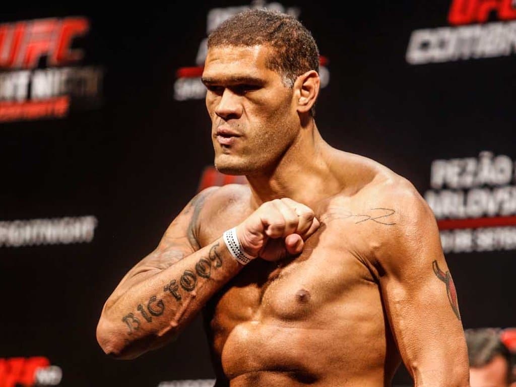 Pezão e Espino se despedem do MMA com empate emocionante, encerrando suas trajetórias no octógono de forma simbólica.