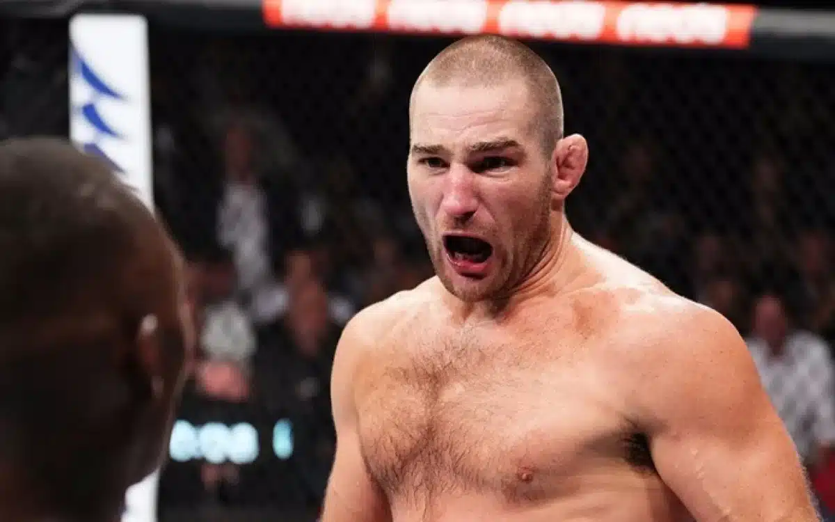 O lutador do UFC Strickland desabafa sobre problemas de saúde mental e diz que luta contra traumas da infância e pensamentos destrutivos.