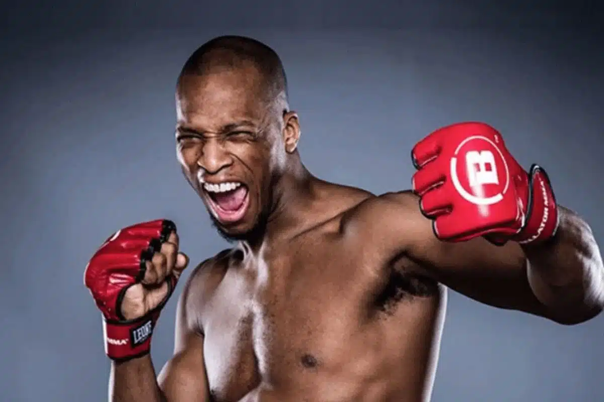 Michael 'Venom' Page, do Bellator ao UFC, critica luvas por falta de conforto, mas está pronto para estreia.