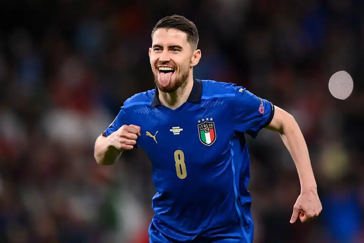 Jorginho está sendo procurado pela Juventus para a próxima janela de transferências de verão. O italiano chegaria como agente livre.