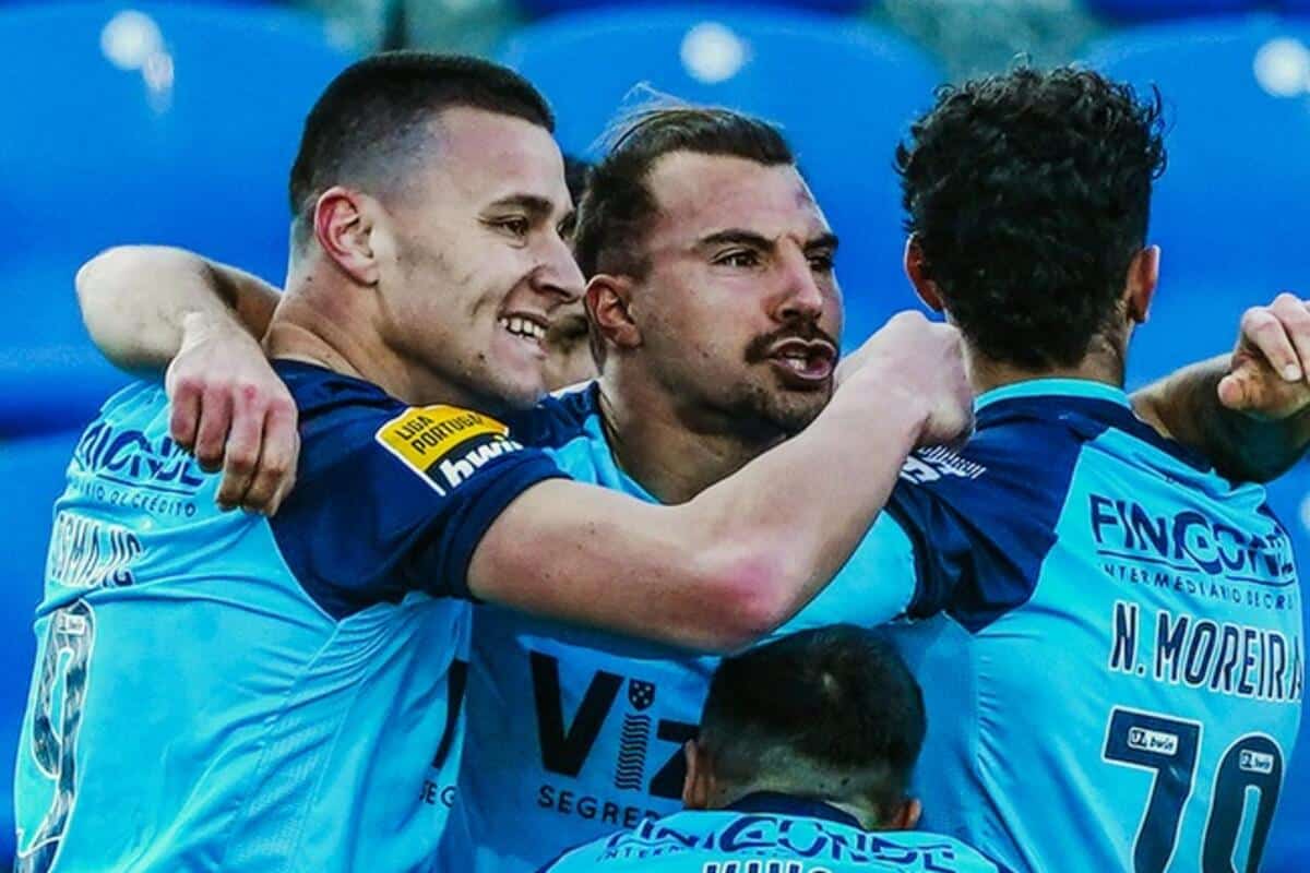 Vizela x Chaves: palpites, onde assistir e escalações - Liga Portugal (15/04)