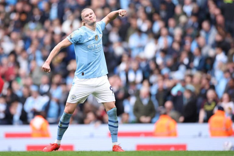 Haaland marca quatro gols e lidera artilharia da Premier League em vitória do Manchester City sobre o Wolverhampton.