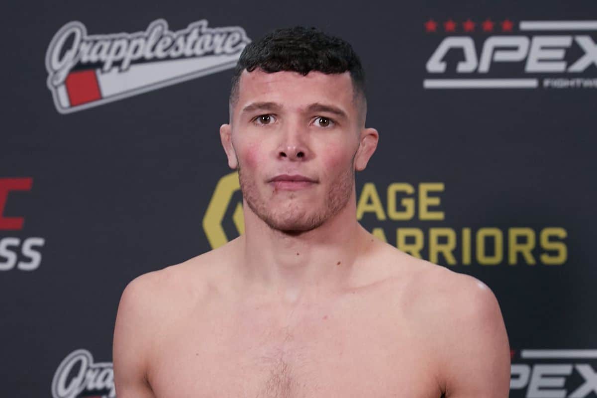 Jovem promessa do esporte, Connor Hitchens, lutador do Cage Warriors, faleceu aos 26 anos, deixando sua marca no MMA.