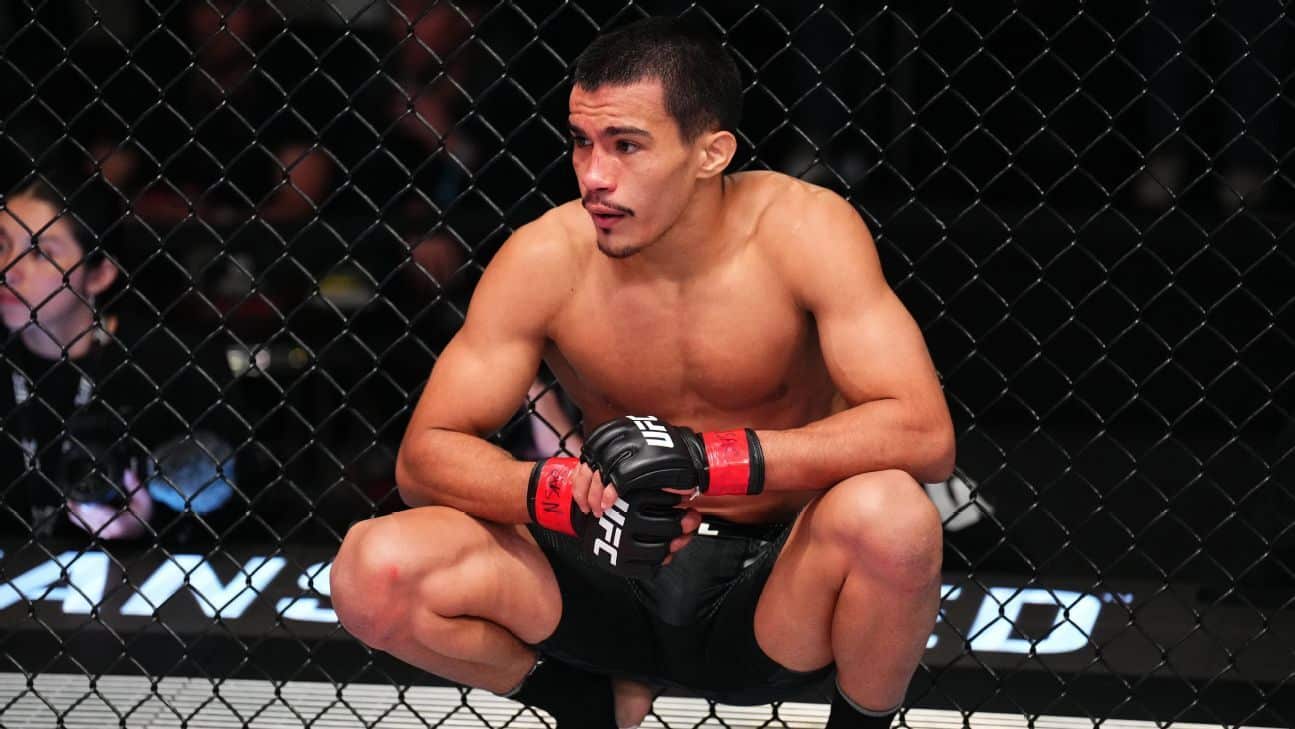 Igor Severino, ex-UFC, aguarda decisão sobre carreira após morder rival; Comissão rejeita pena de 6 meses proposta.