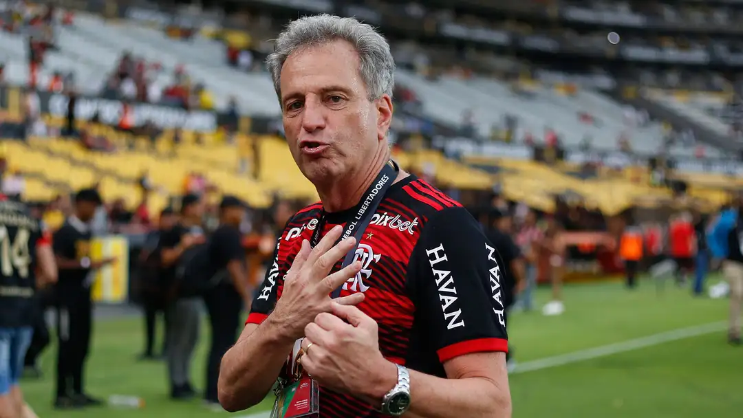 Flamengo avança em negociação para construir estádio próprio na zona portuária do Rio, investindo até R$ 250 milhões.