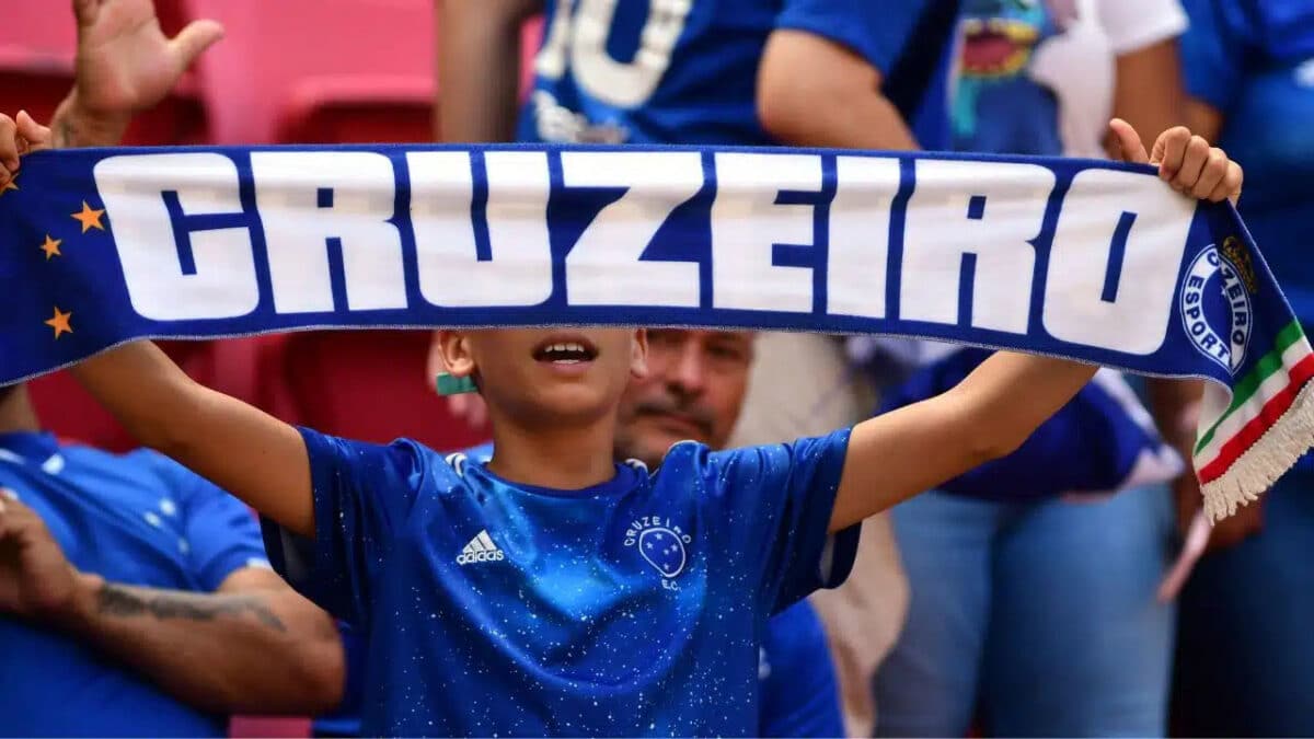 Cruzeiro aguarda R$96,4 milhões da Liga Forte União. Detalhes revelam investimento estratégico com fundos internacionais.