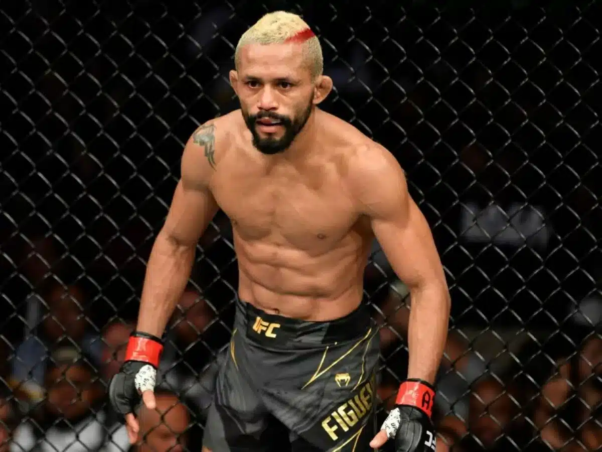 UFC - Khabib Nurmagomedov treinou com Deiveson Figueiredo, que enfrentará Marlon Vera no UFC on ABC 7, oferecendo suporte e boa sorte.