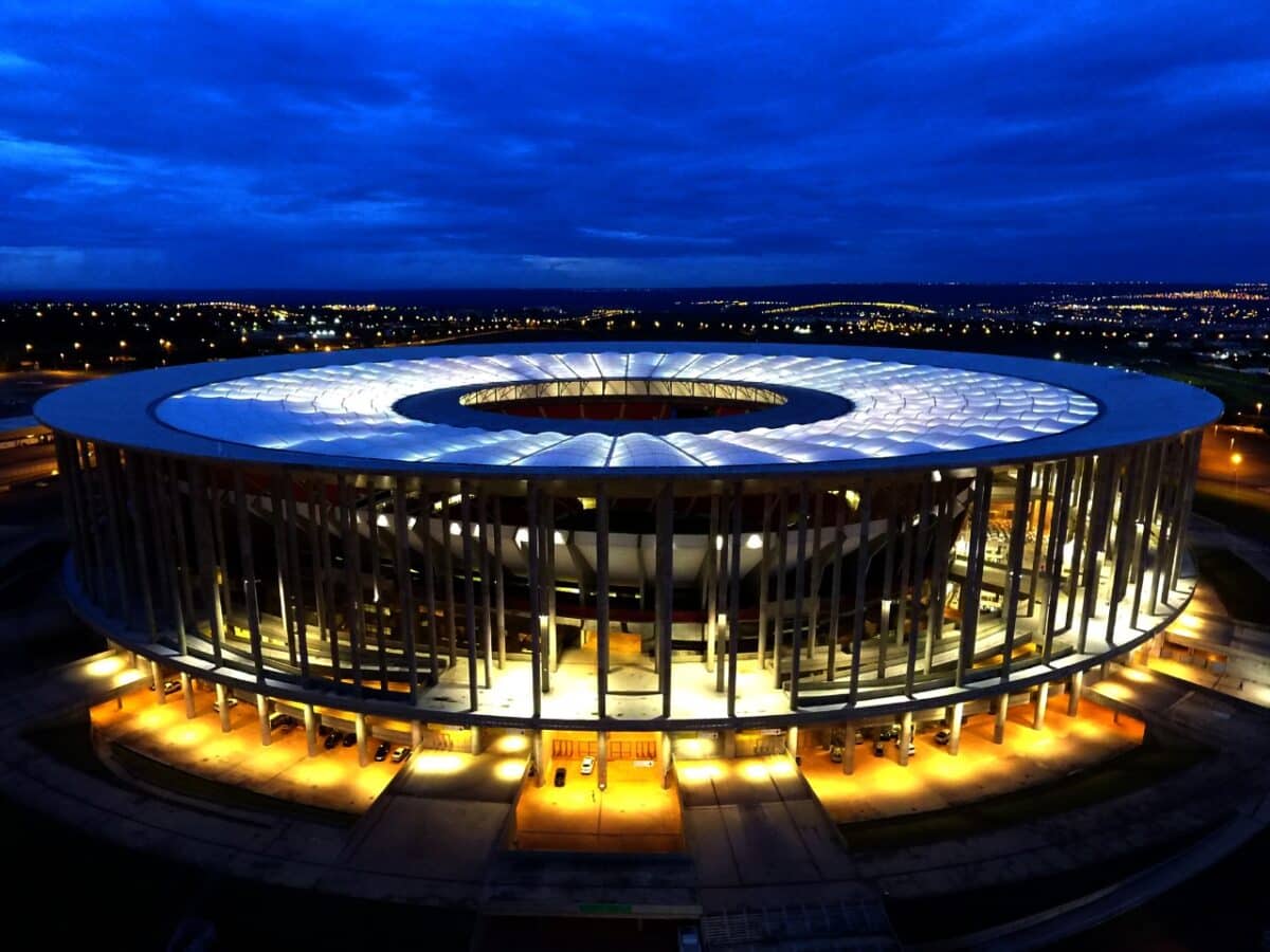 Foto panorâmica do Estádio Mané Garrincha, em Brasília.