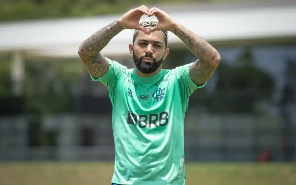 Campeonato Brasileiro Série A - Palmeiras tenta assegurar Gabigol com pré-contrato e estuda a troca de Dudu para garantir o atacante.