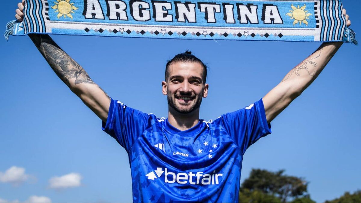 Campeonato Brasileiro 2024 – Atacante argentino Lauraro Diaz é anunciado como novo reforço do Cruzeiro com contrato até 2028.