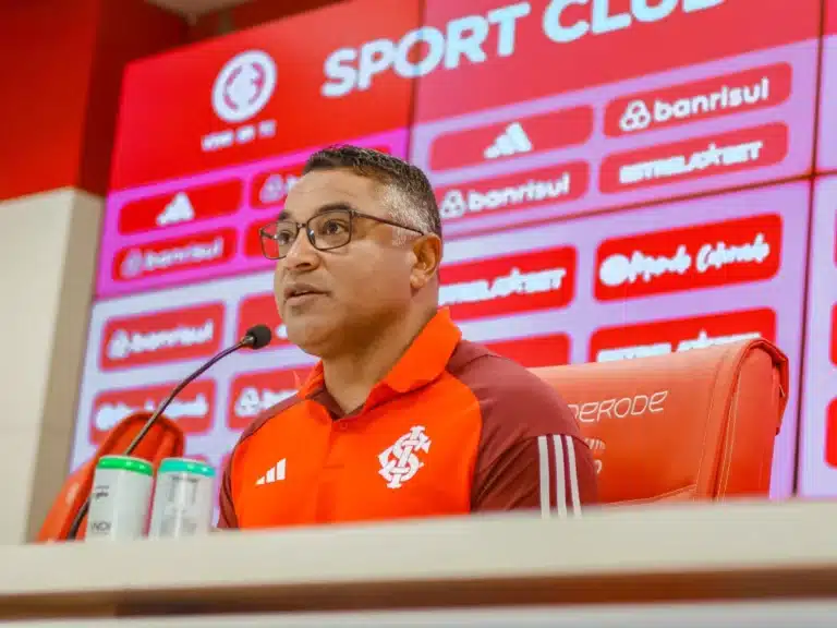 Brasileirão - Internacional encerra jejum de 12 jogos com vitória sobre o Juventude; Roger Machado pede reforços e destaca a importância da virada.