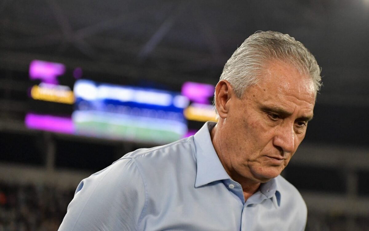 Libertadores - Flamengo enfrenta Bolívar na Libertadores com cinco desfalques e dúvida sobre Arrascaeta, em La Paz. Partida decisiva na altitude.