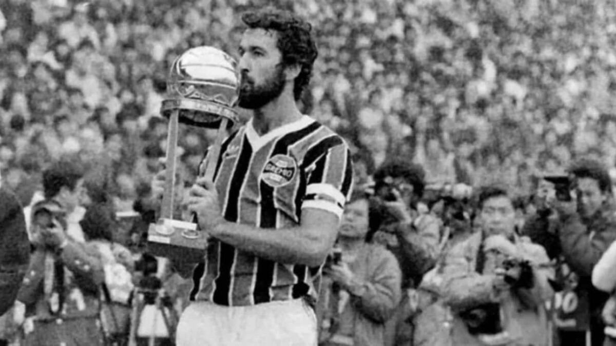 6. Hugo de León: O Capitão Valente