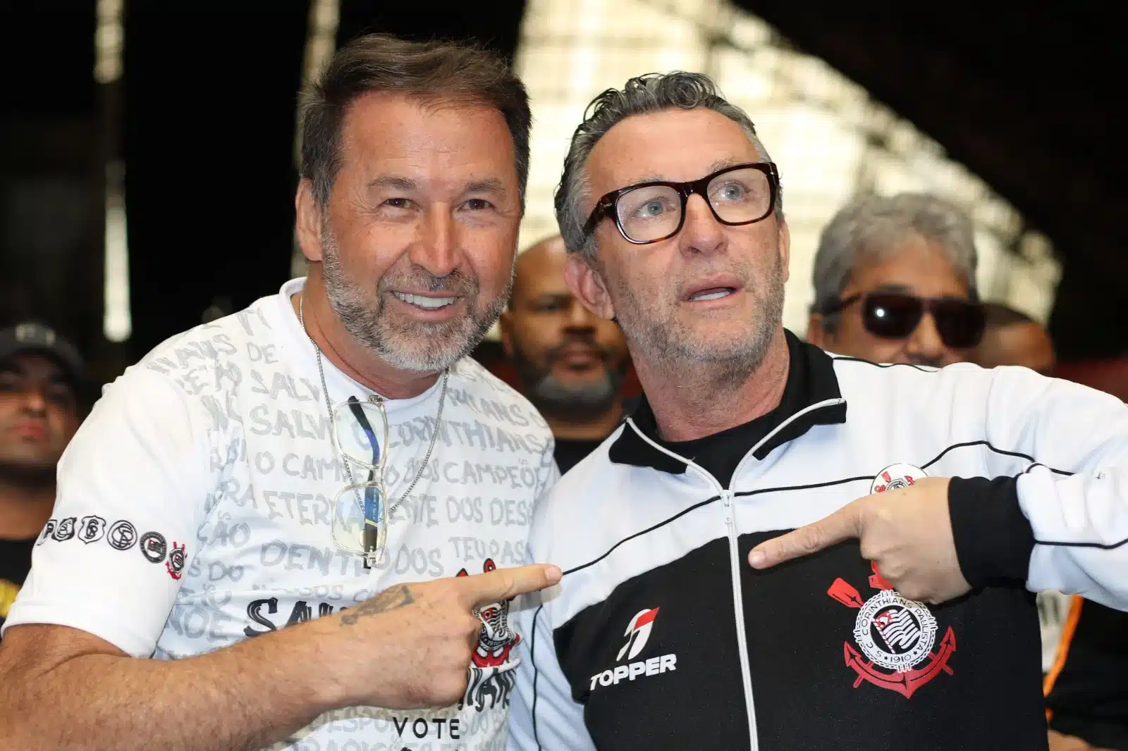 Melo e Neto lado a lado.