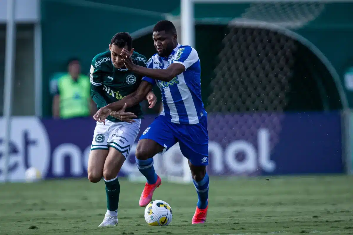 Goiás e Avaí se enfrentam pela 26ª rodada.
