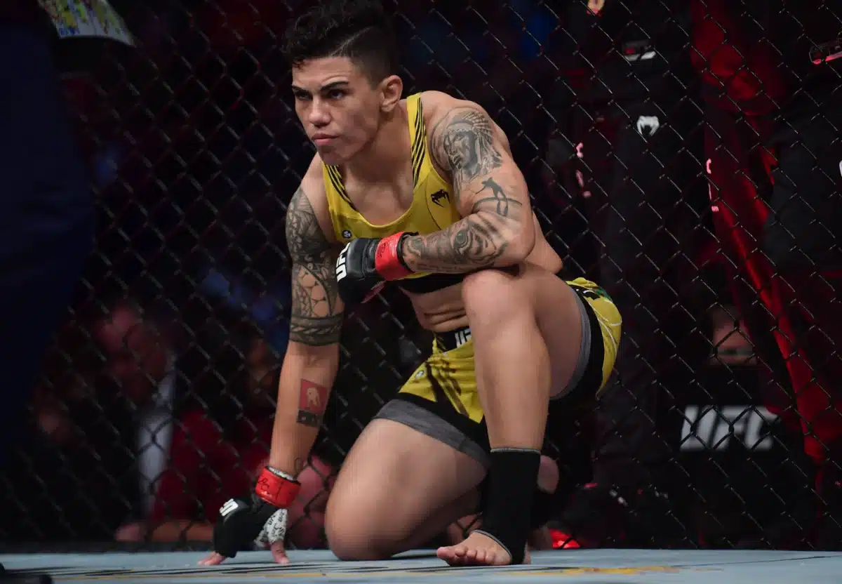 UFC - Jéssica Andrade sugere confronto pelo cinturão BMF contra Joanna Jedrzejczyk e analisa duelo contra Natália Silva no UFC Vegas 97.