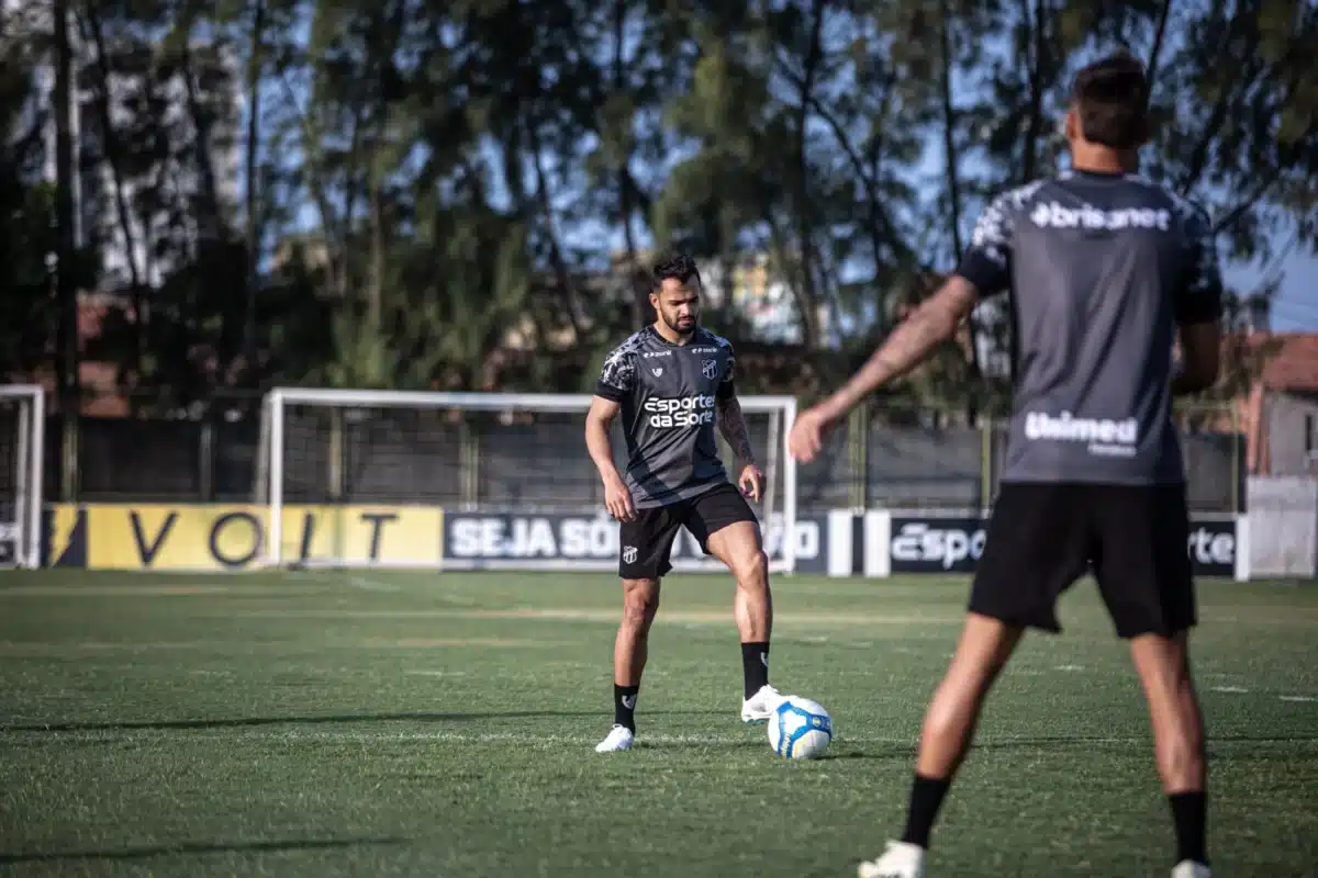 Eric Melo, novo reforço do Vozão.