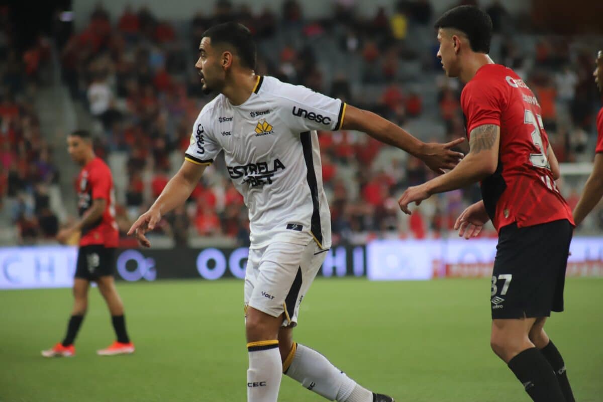Criciúma e Athletico jogam pela 27ª rodada.
