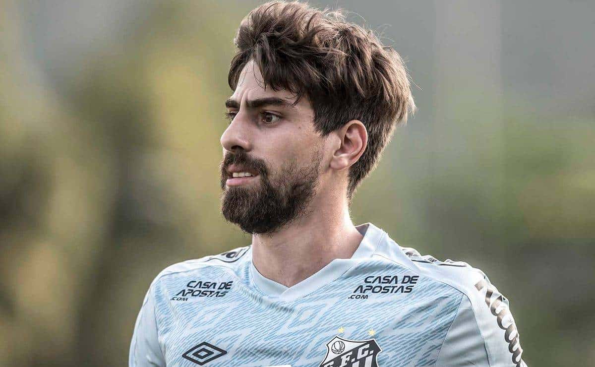 Zagueiro Luan Peres volta ao Santos.
