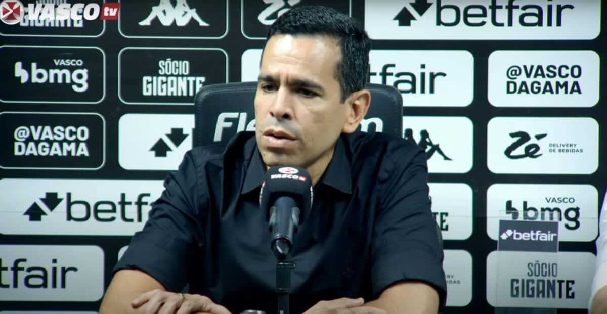 Marcelo Sant'Ana , diretor esportivo do Vasco fala sobre novas contratações.
