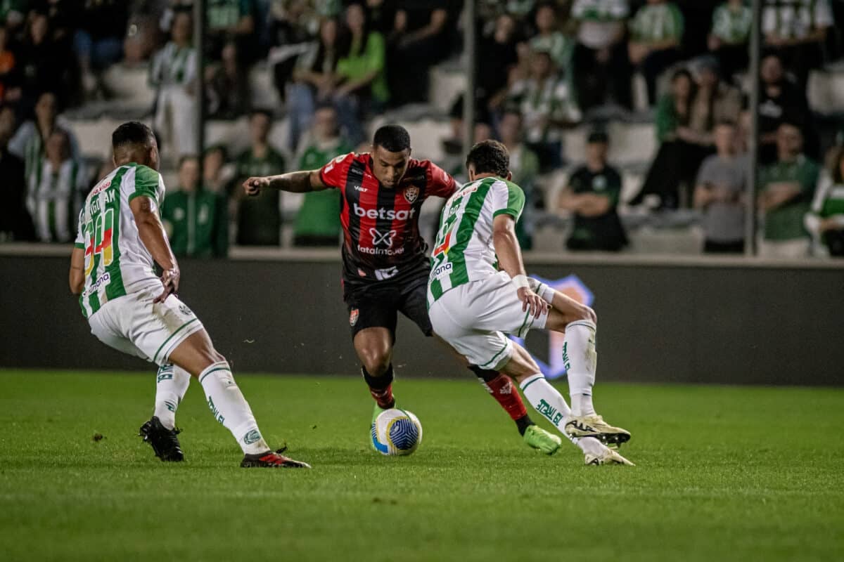 Vitória e Juventude jogam permanência no Brasileirão Série A.