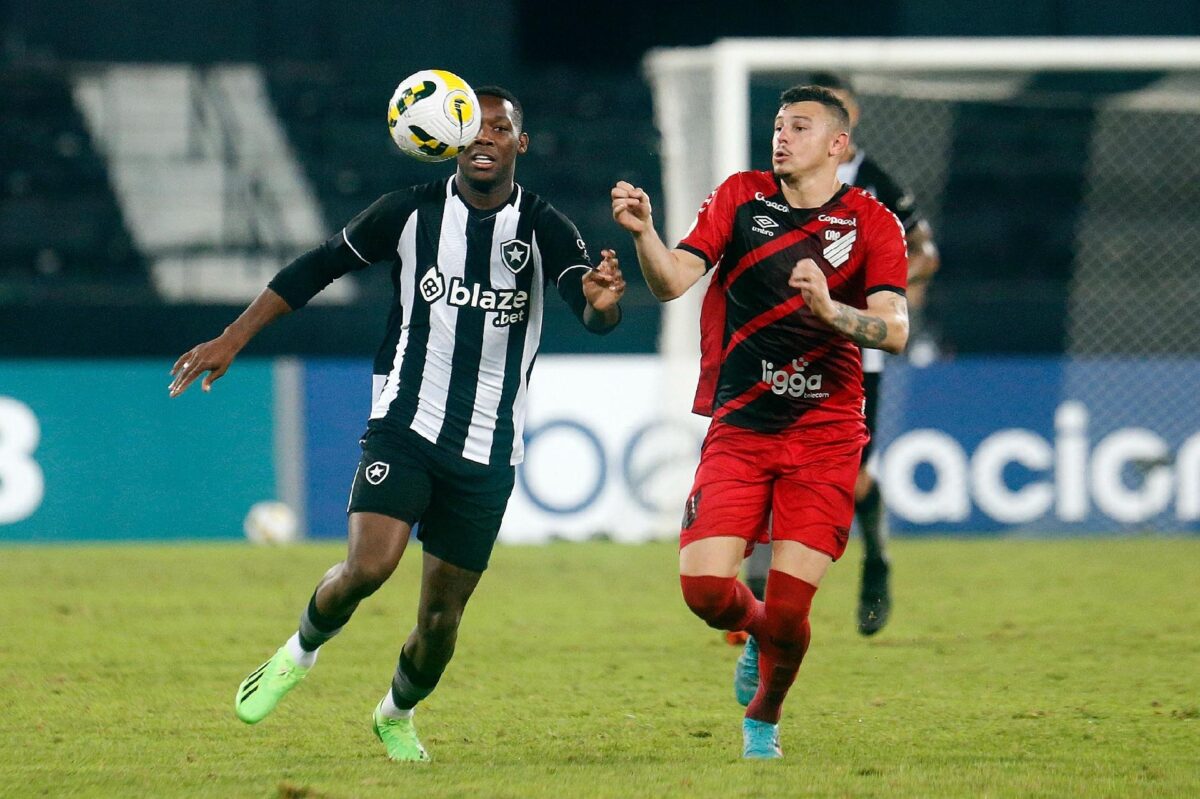 Athletico-PR e Botafogo jogam pela 29ª rodada da Série A.