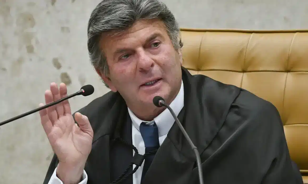 Luiz Fux suspende trecho de lei que limita publicidade de apostas entre estados