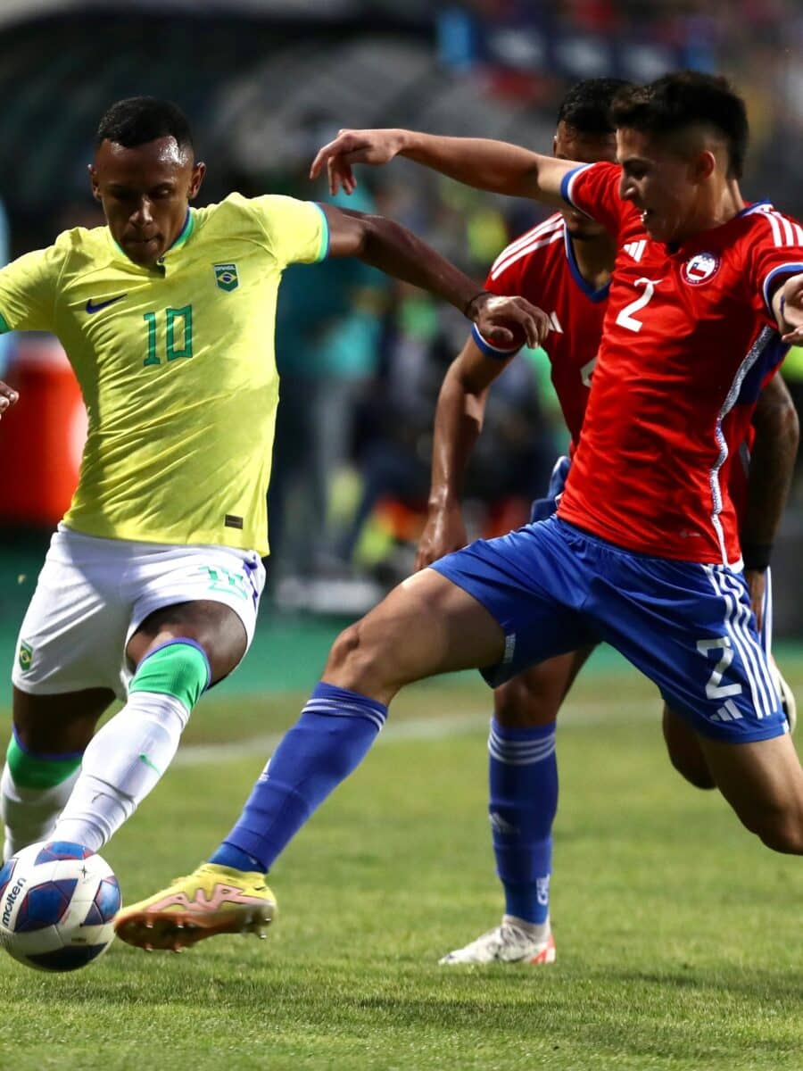 Chile e Brasil se enfrentam pela 9ª rodada das Eliminatórias Sul-Americanas.
