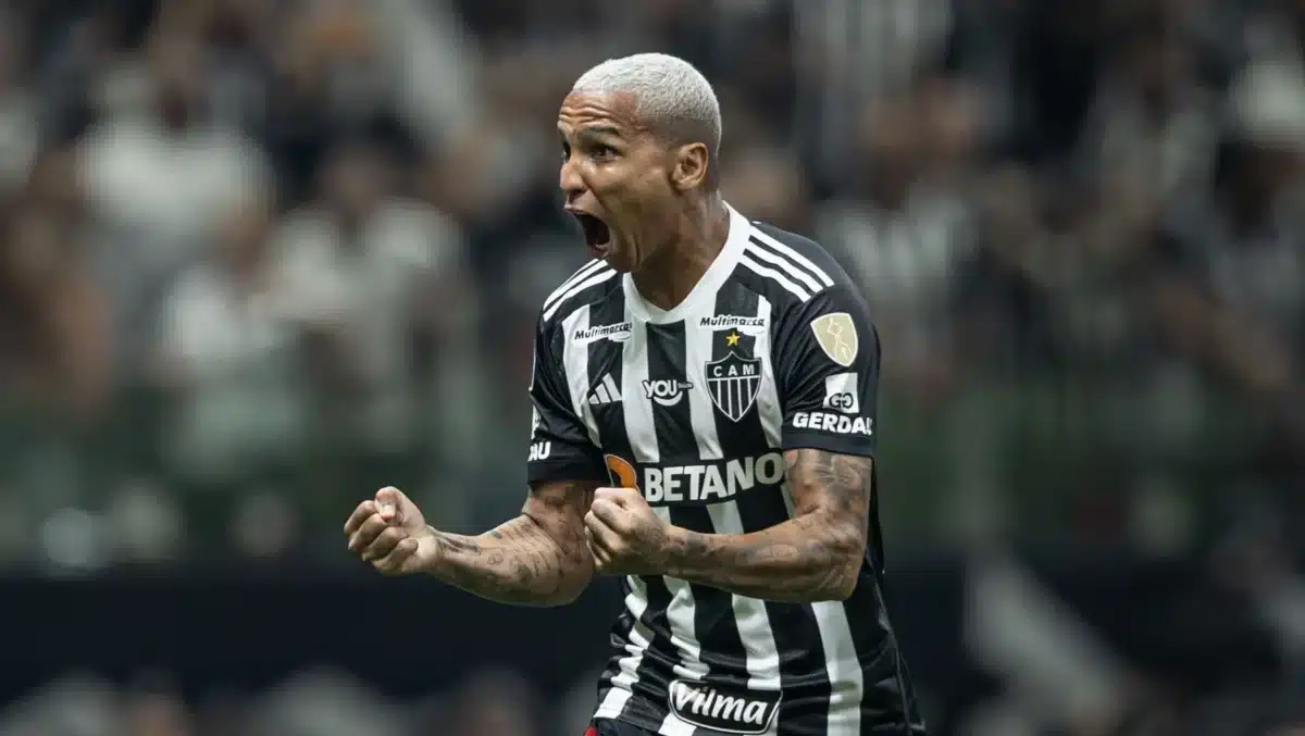 Deyverson salva o Atlético-MG contra o Grêmio.