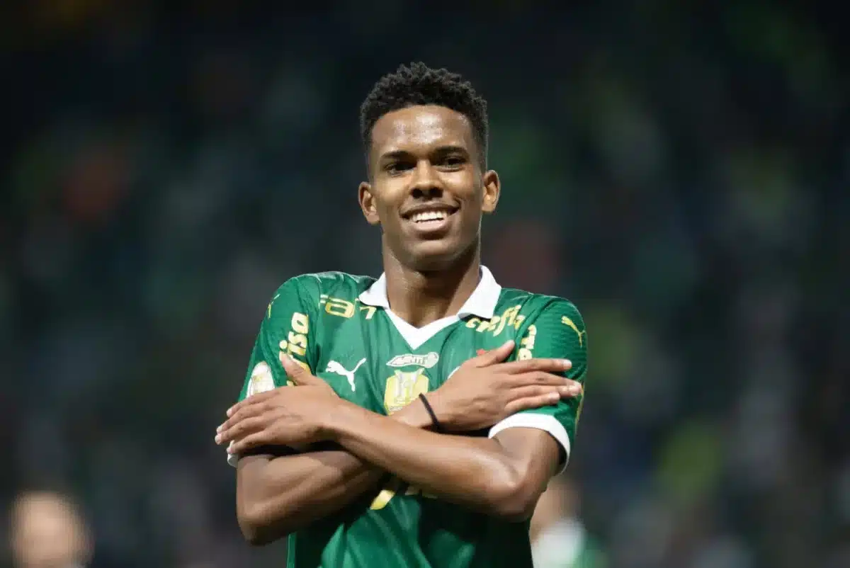 Estevão quebra mais uma marca de Endrick e do Brasileirão.