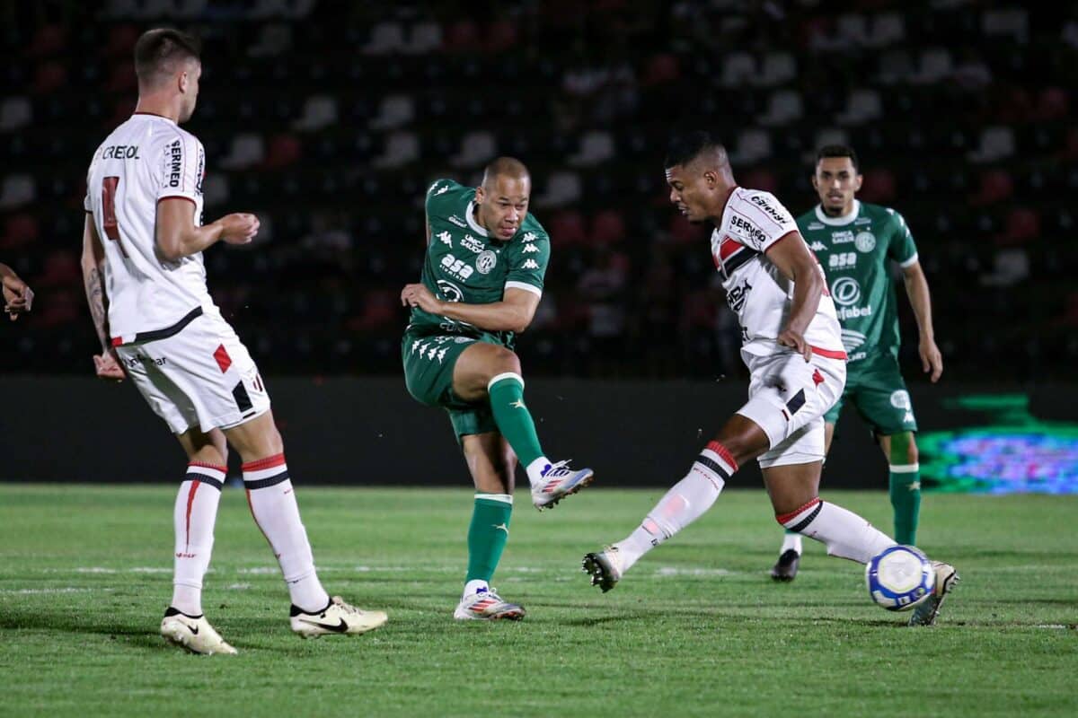 Guarani perde mais uma e afunda na Série B.