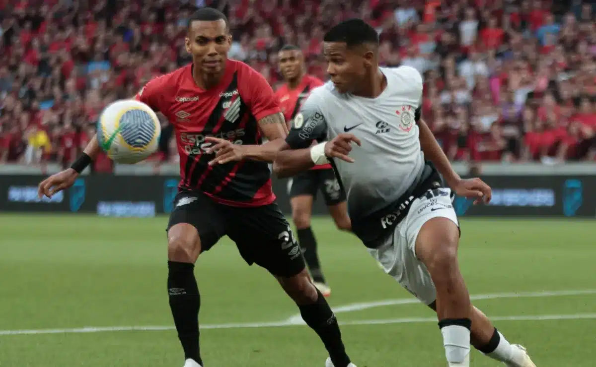 Corinthians e Athletico-PR jogam pela Série A.