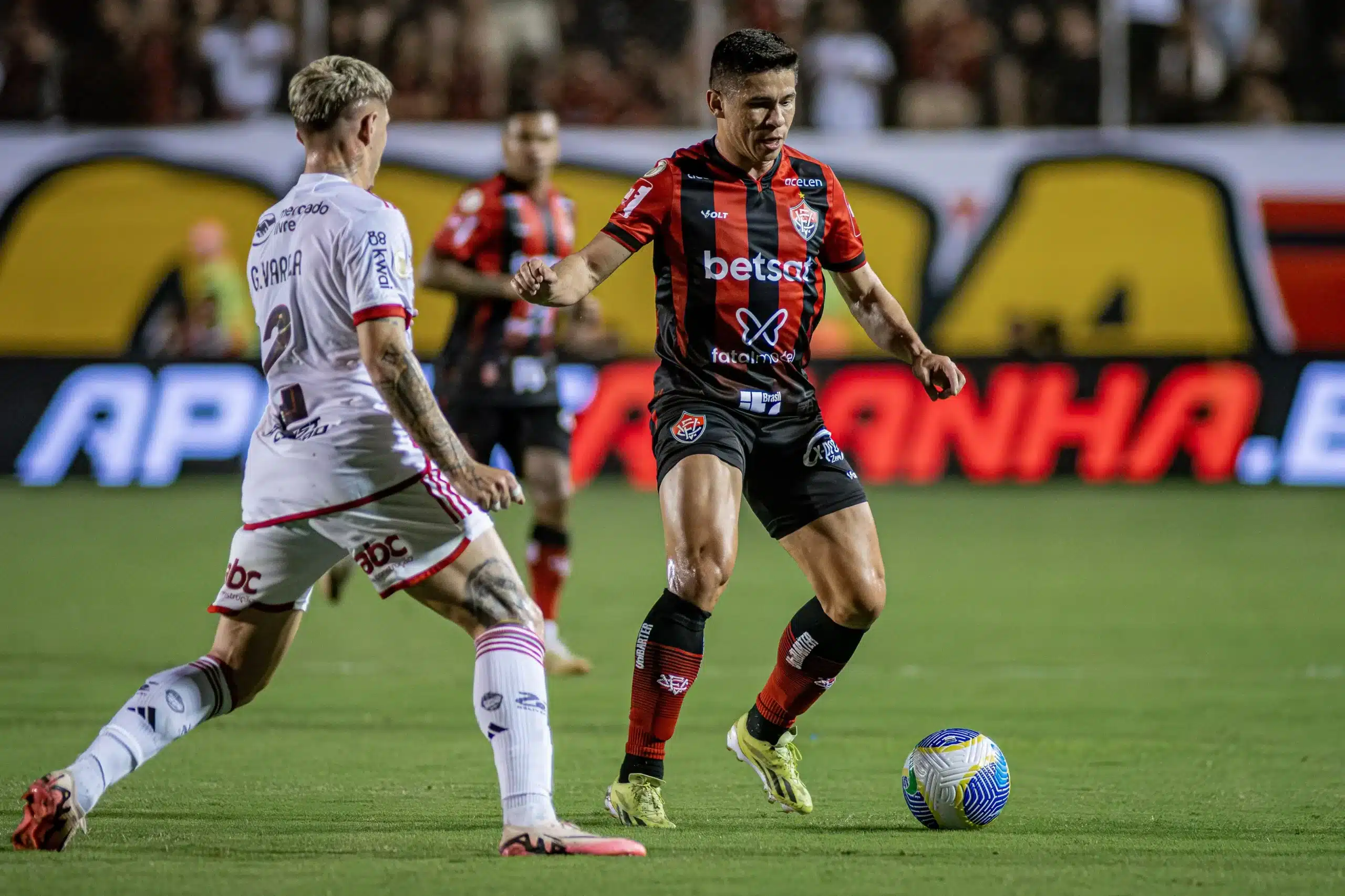 Flamengo e Vitória se enfrentam pela última rodada do Brasileirão Série A.